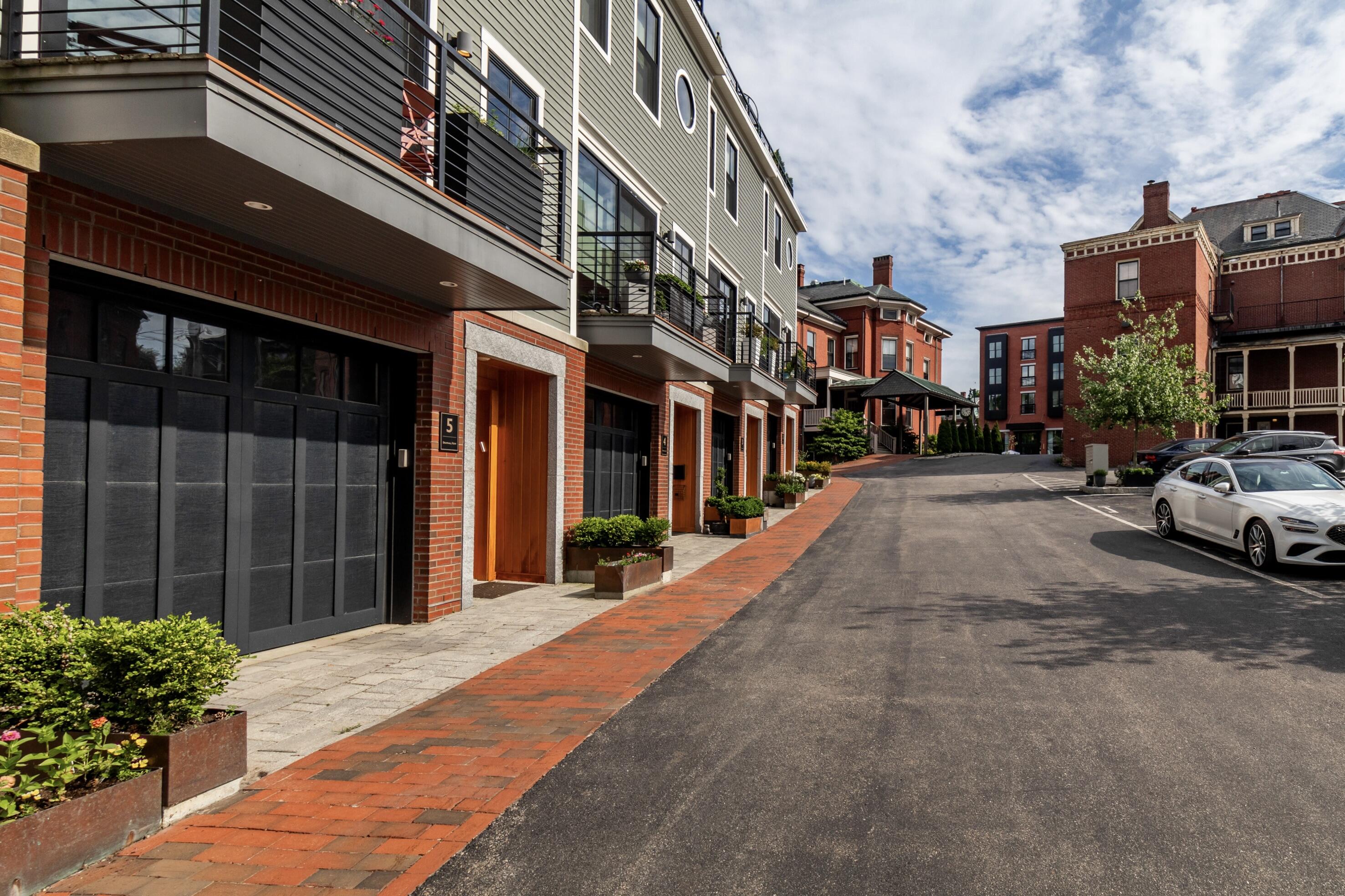 749 Congress Street, Unit 5 Portland, ME 04102 - Photo 49 of 50 48 3DEA7405-2092-4192-94CB-BAA521CC5ABE_