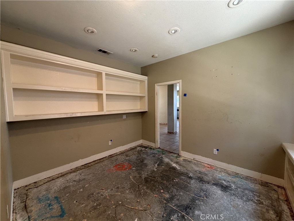 16183 Blue Haven Court Riverside, CA 92503 - Photo 15 of 61