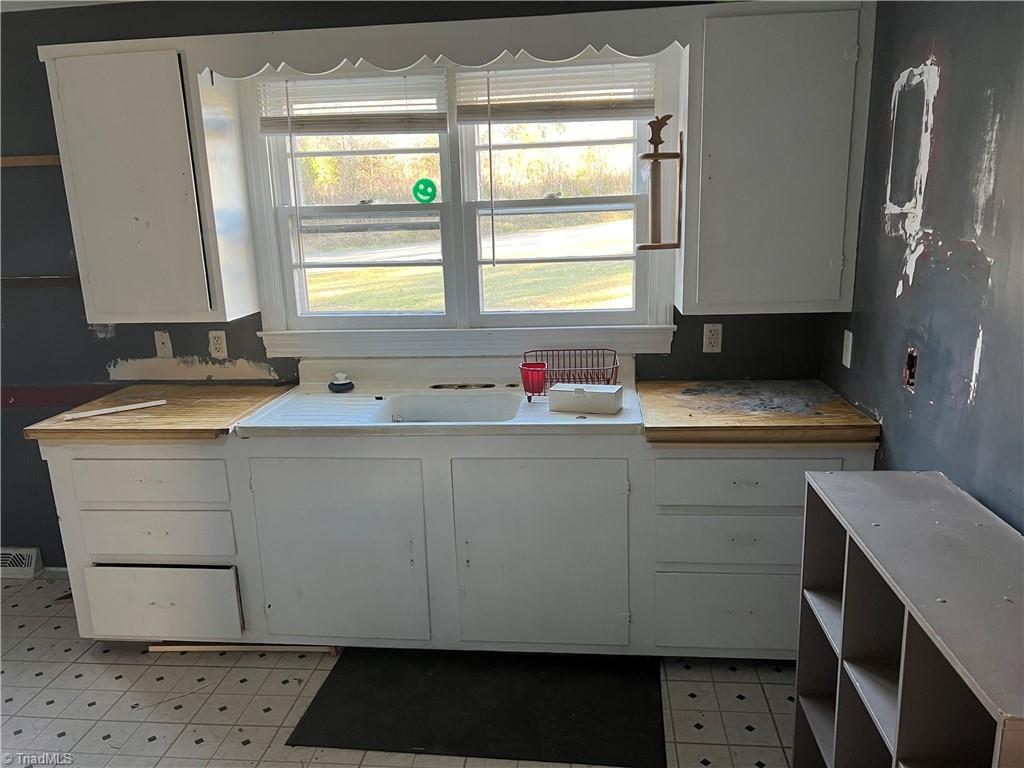 186 Slate Road Mount Airy, NC 27030 - Photo 9 of 23 Gallery Image 9