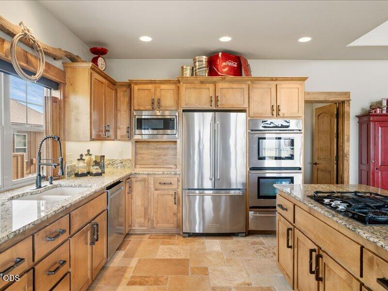 360 Vista Rim Drive Redmond, OR 97756 - Photo 56 of 147