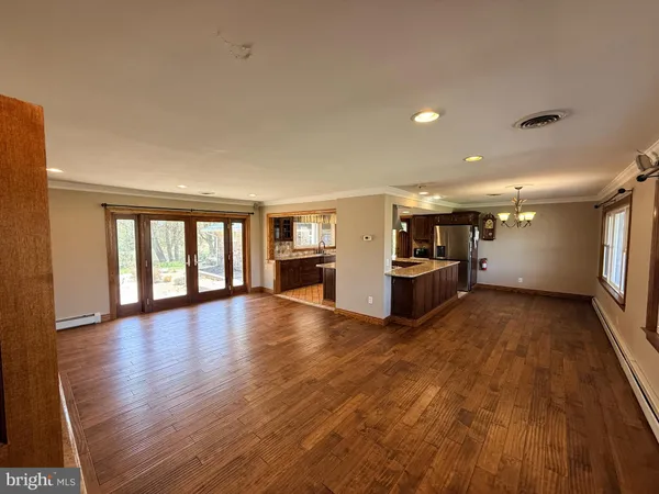 $3,000 | 2360 Monmouth Road, Jobstown, NJ 08041