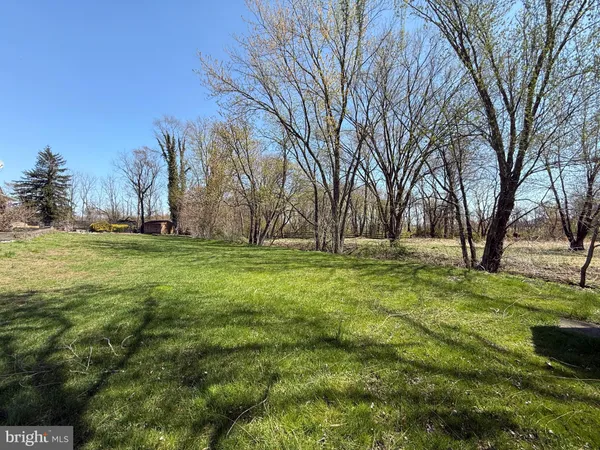 $3,000 | 2360 Monmouth Road, Jobstown, NJ 08041