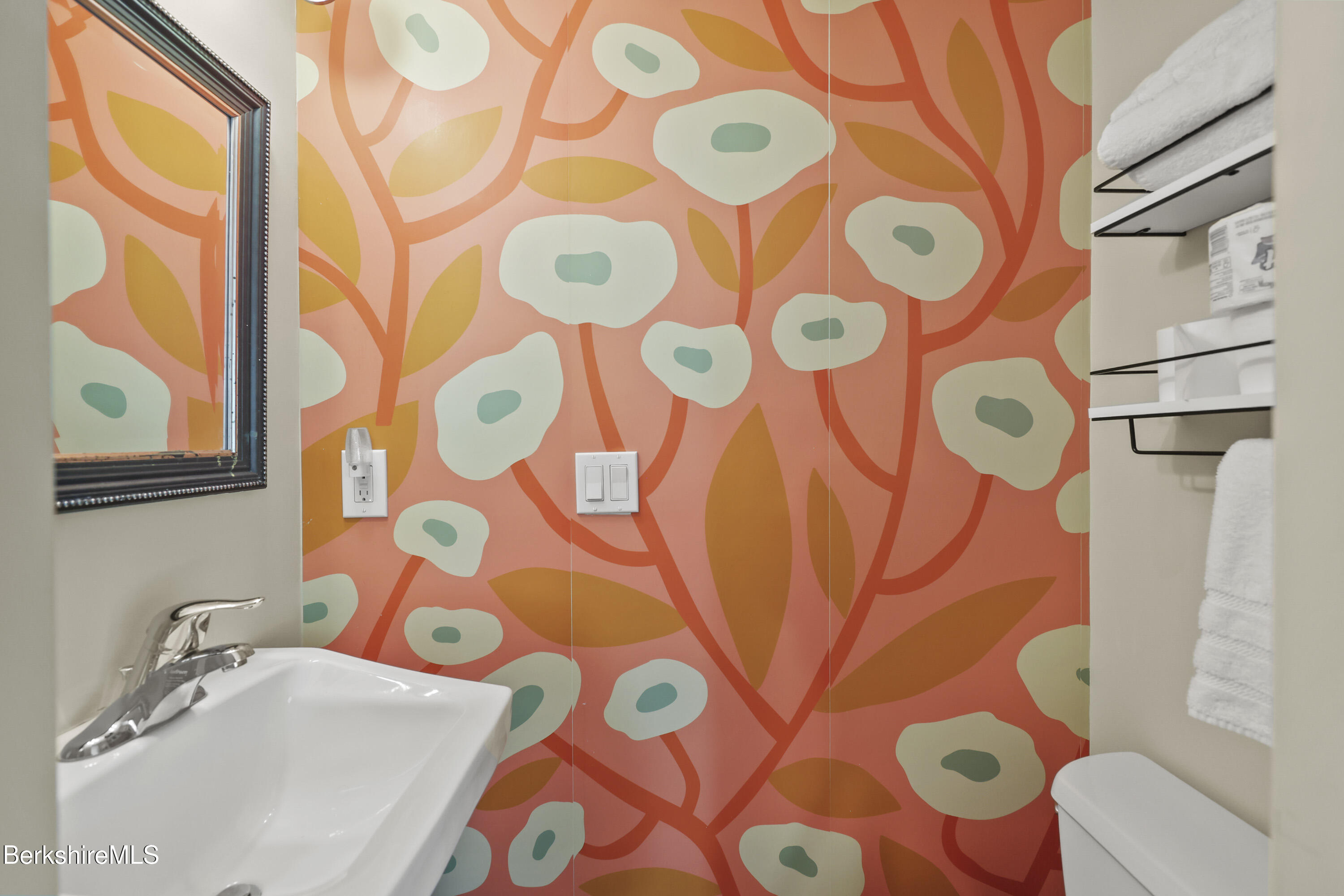 85 Pixley Road Great Barrington, MA 01230 - Photo 20 of 44 100 Primary Half Bath