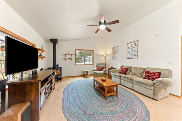 $500,000 | 42324 North Sylvan Road, Elk, WA 99009