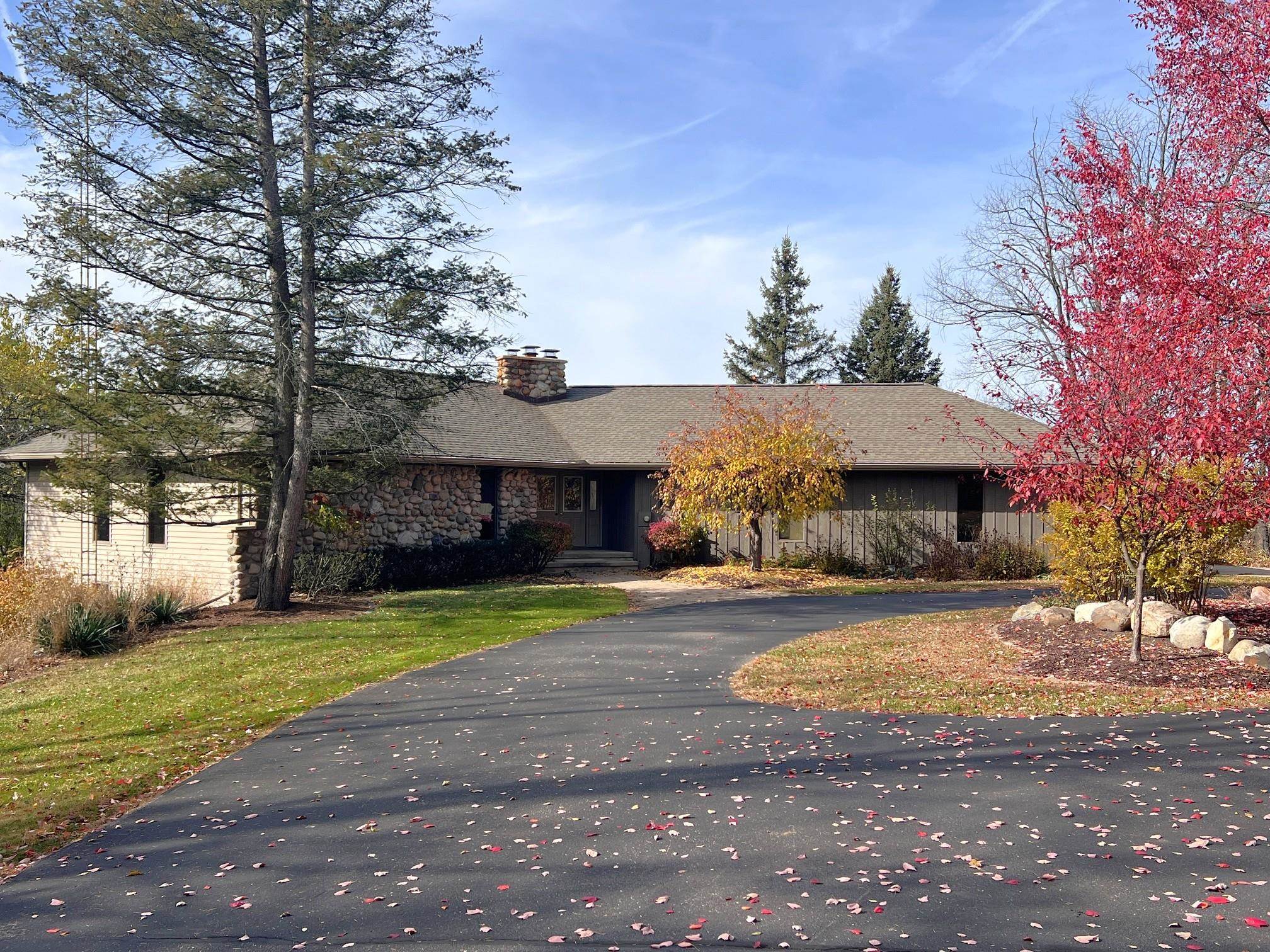 10008 Highway 52 Perry, MI 48872 - Photo 1 of 49