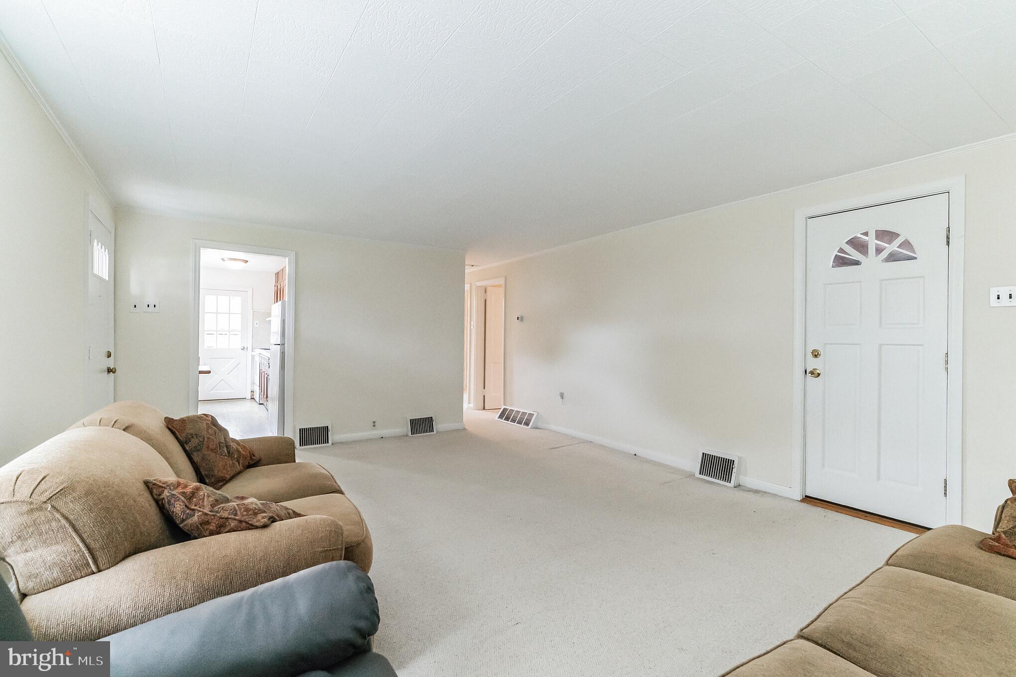 27 Pleasant Road Broomall, PA 19008 - Photo 8 of 31 Gallery Image 8