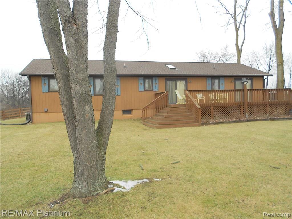 10370 Dunham Road Hartland, MI 48353 - Photo 4 of 4 1-8-16 004.JPG