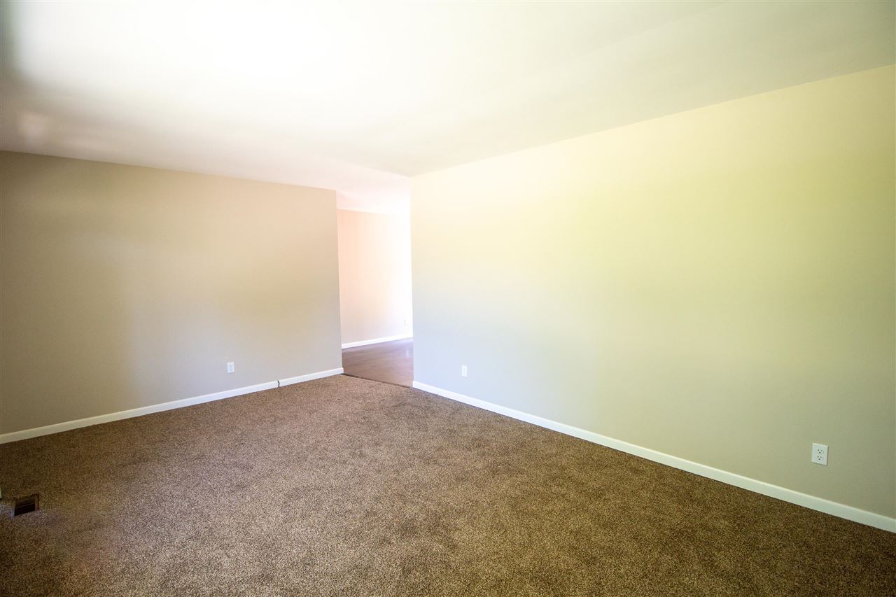 4447 West Wilson Road Clio, MI 48420 - Photo 5 of 29 50078814-4.JPG