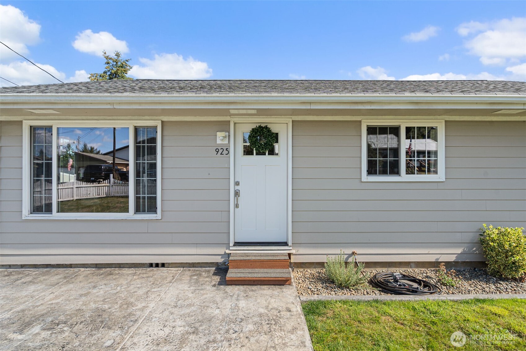 925 Limit Street Raymond, WA 98577 - Photo 4 of 26 Gallery Image 4