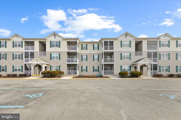 $325,000 | 1400 Pebble Drive, Unit 1424, Rehoboth Beach, DE 19971