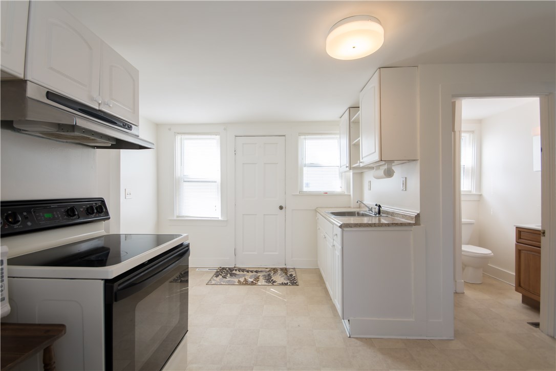 1778 West Main Road Middletown, RI 02842 - Photo 19 of 40