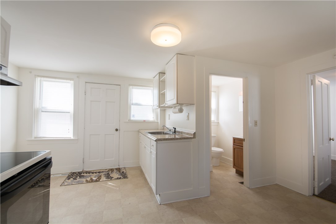 1778 West Main Road Middletown, RI 02842 - Photo 29 of 40