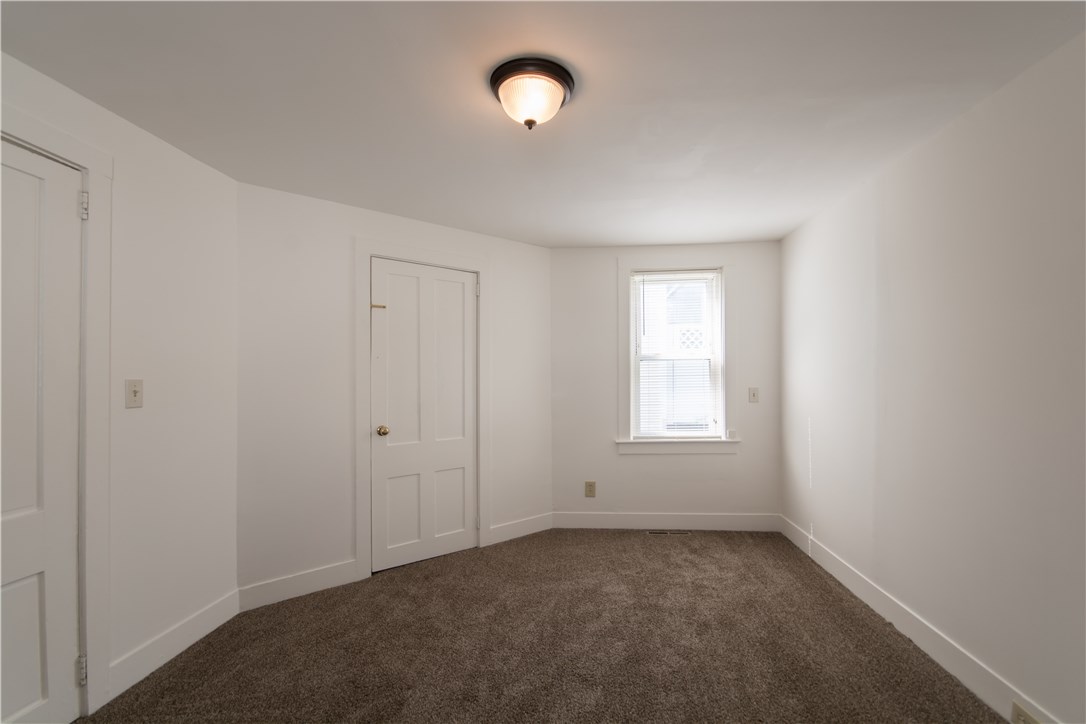 1778 West Main Road Middletown, RI 02842 - Photo 8 of 40