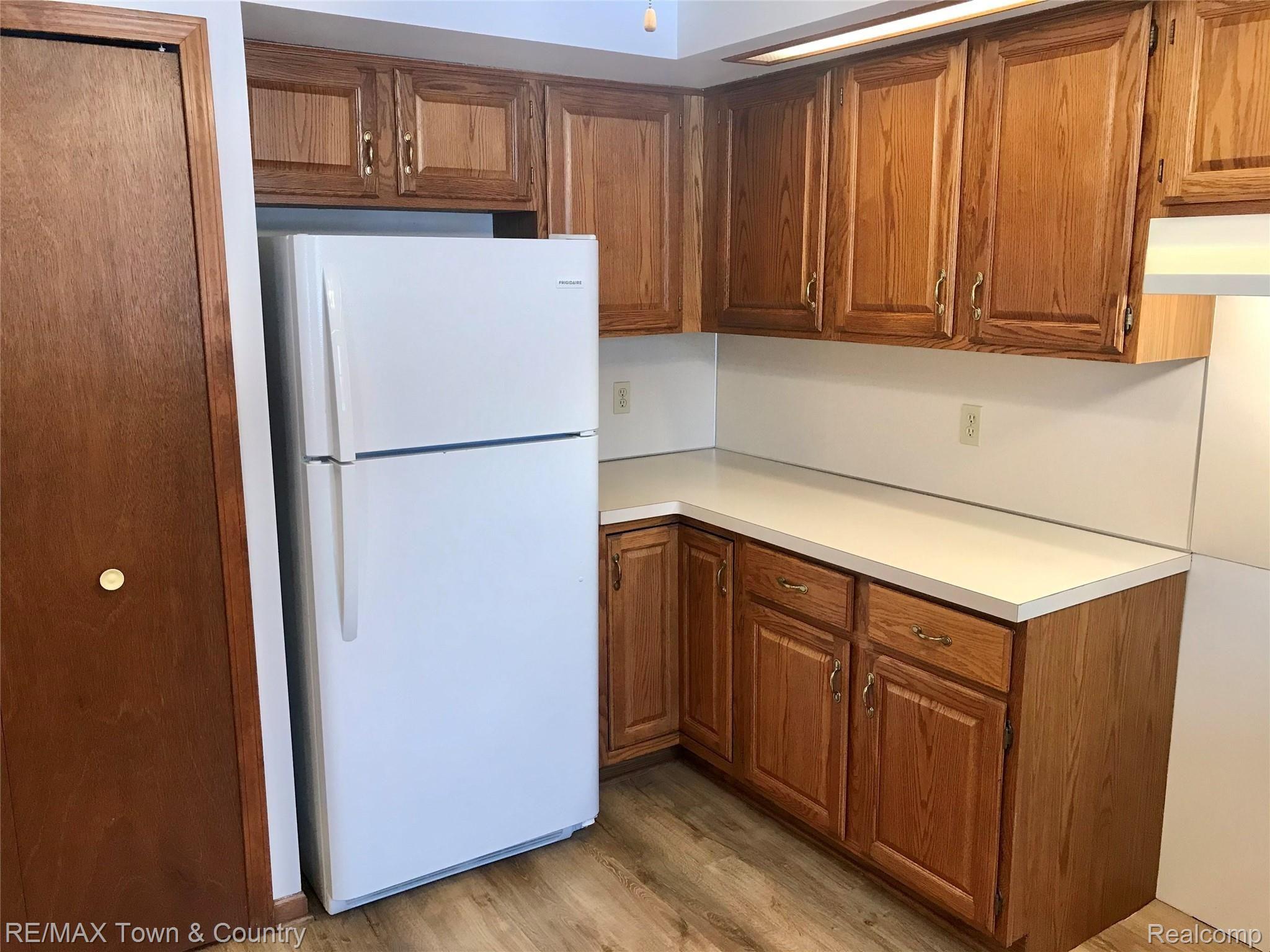 4271 East Carpenter Road Flint, MI 48506 - Photo 12 of 44 IMG-3044.jpg