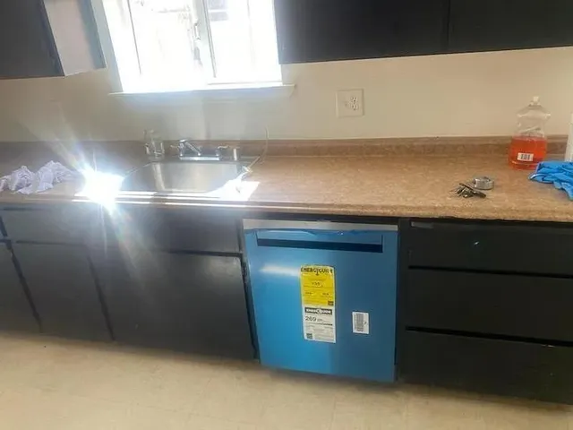 a view of empty room and window