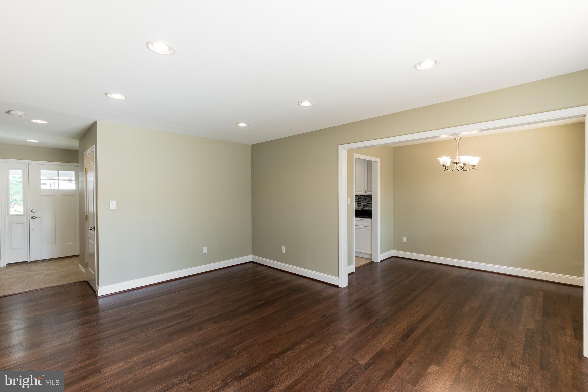 4307 Havelock Road Lanham, MD 20706 - Photo 8 of 29 Living Room