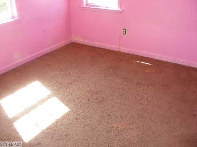 3112 Fieldale Road Greensboro, NC 27406 - Photo 10 of 11 1st Bedroom.