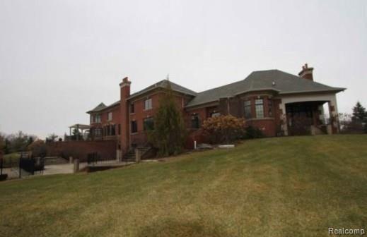 5408 Barrington Drive Rochester, MI 48306 - Photo 2 of 25 2.jpg