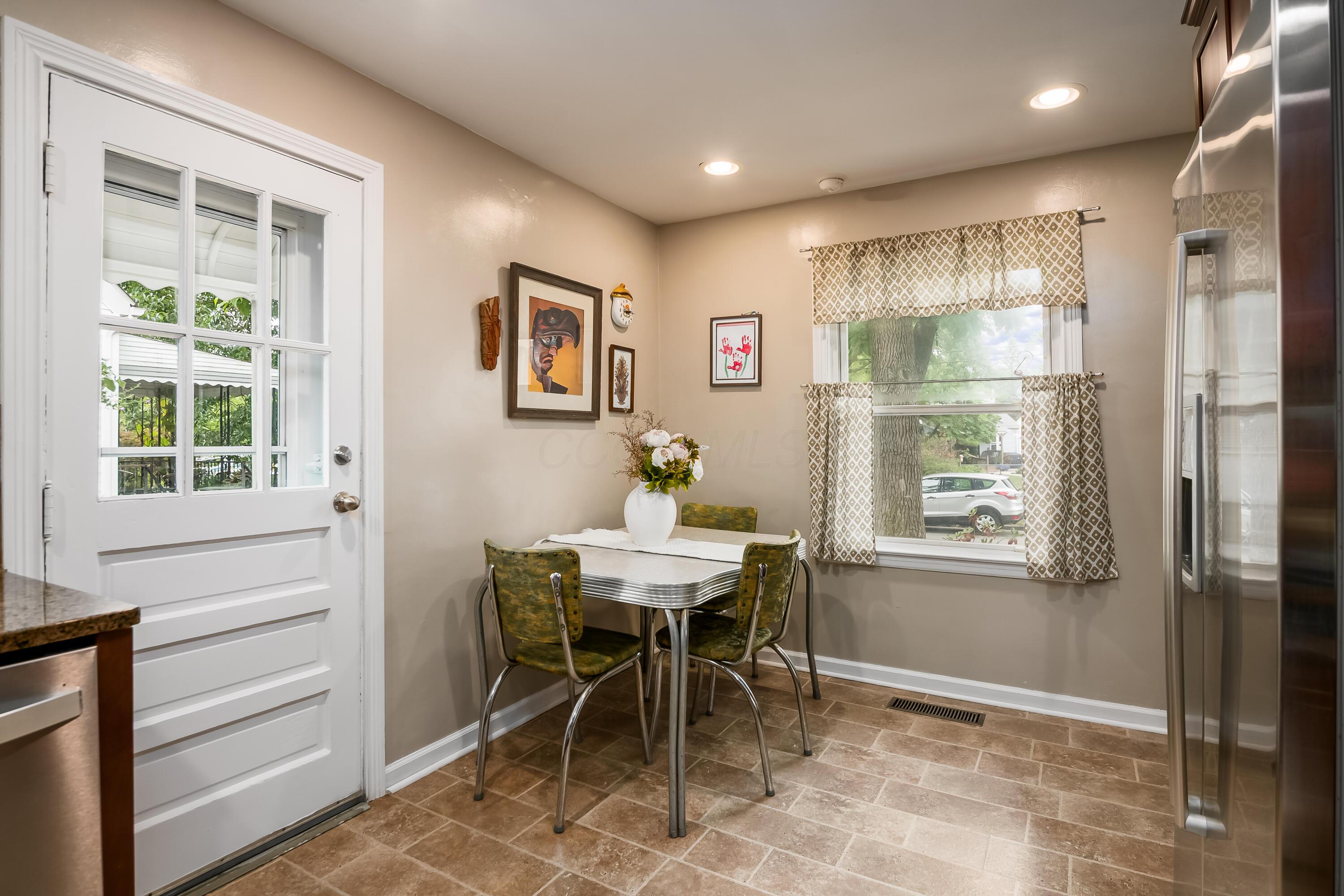 464 Crestview Road Columbus, OH 43202 - Photo 20 of 46 020_103f09_L 462 Crestview064