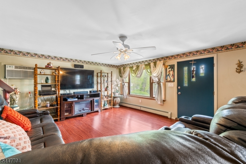 19 East Shore Road Lake Hopatcong, NJ 07849 - Photo 5 of 13 Gallery Image 5
