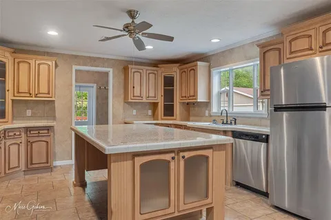 $209,000 | 5710 North Lakeshore Drive, Shreveport, LA 71107