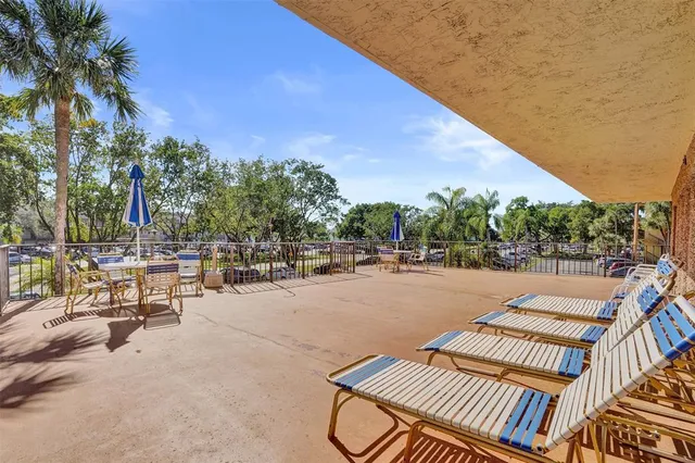 $157,000 | 9273 Southwest 8th Street, Unit 117, Boca Raton, FL 33428