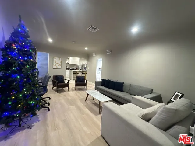 $5,750 | North Vista Street, Los Angeles, CA 90036