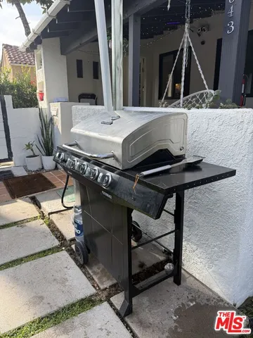 $5,750 | North Vista Street, Los Angeles, CA 90036