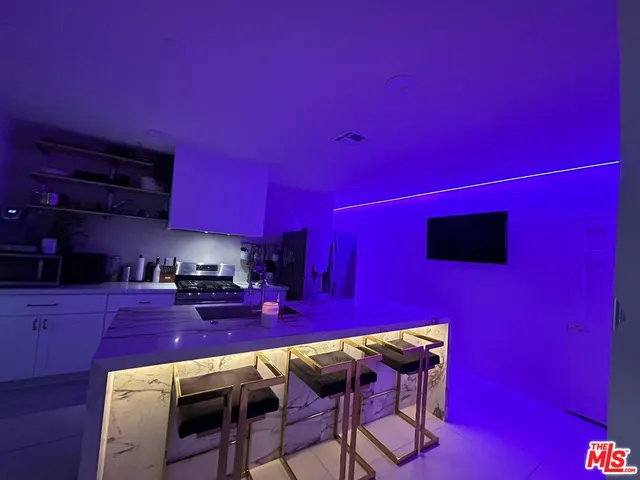 $5,750 | North Vista Street, Los Angeles, CA 90036