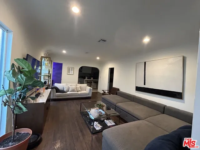 $5,750 | North Vista Street, Los Angeles, CA 90036