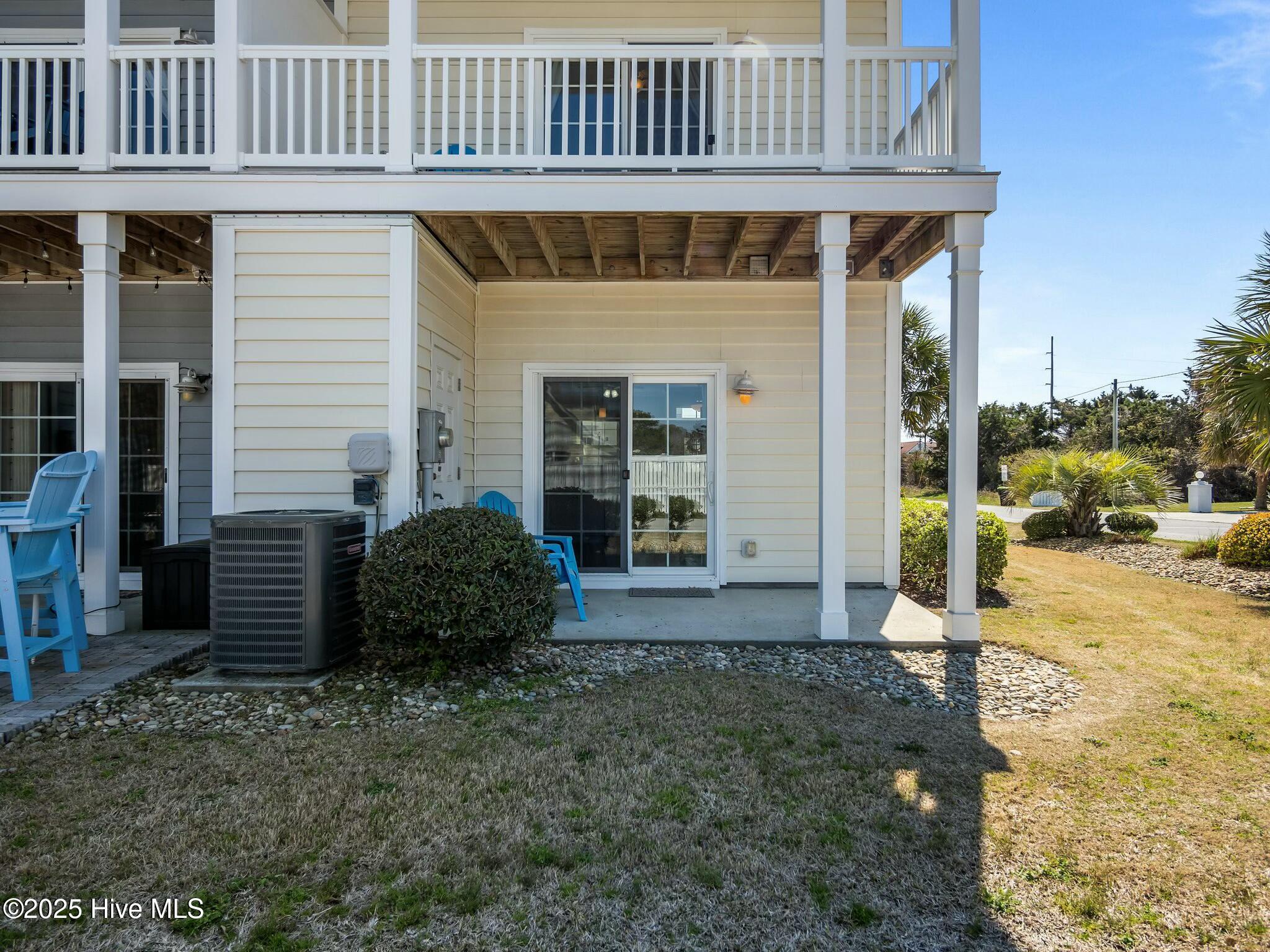 2800 West Fort Macon Road, Unit 56 Atlantic Beach, NC 28512 - Photo 34 of 49 Patio