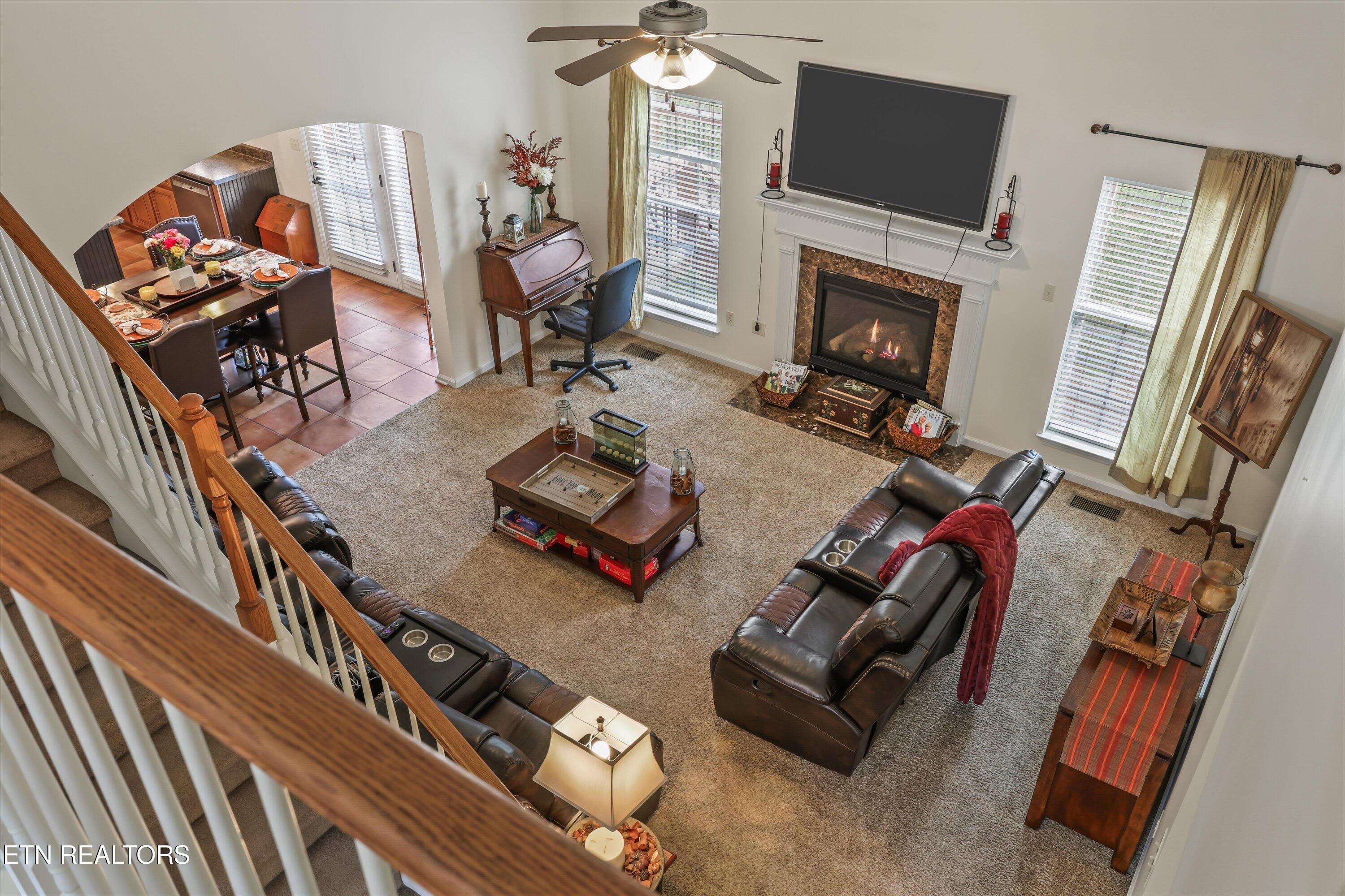 901 Heathgate Road Knoxville, TN 37922 - Photo 2 of 45 Living Room