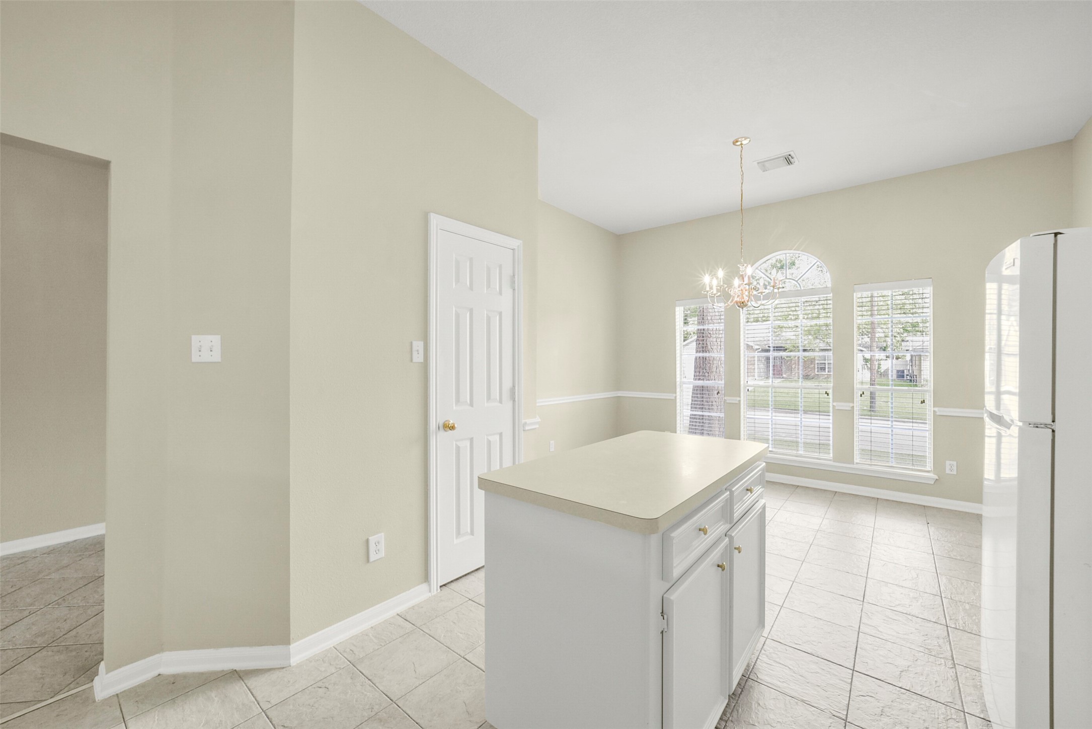 1748 Hazelwood Street Conroe, TX 77301 - Photo 13 of 33