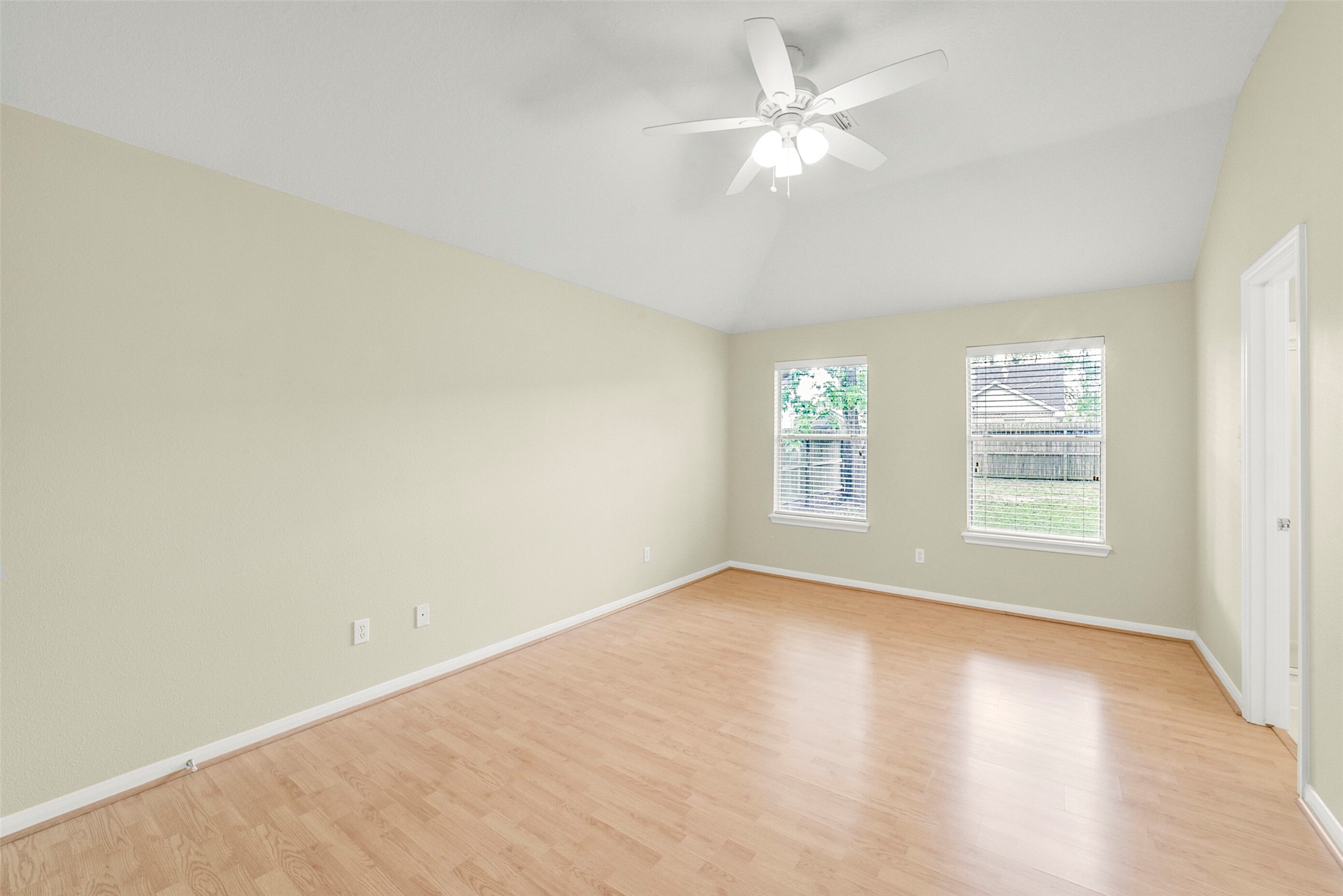 1748 Hazelwood Street Conroe, TX 77301 - Photo 17 of 33