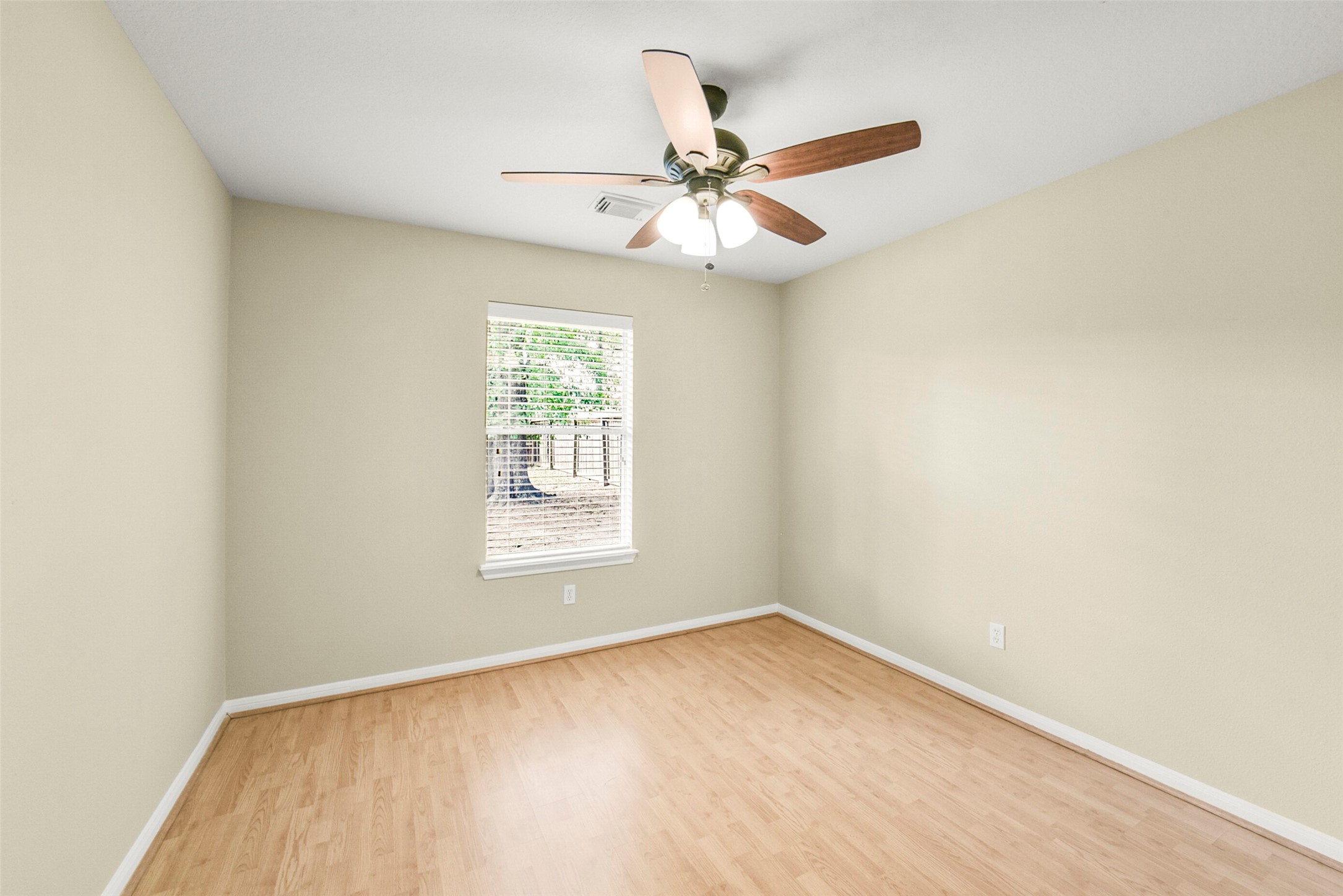 1748 Hazelwood Street Conroe, TX 77301 - Photo 28 of 33