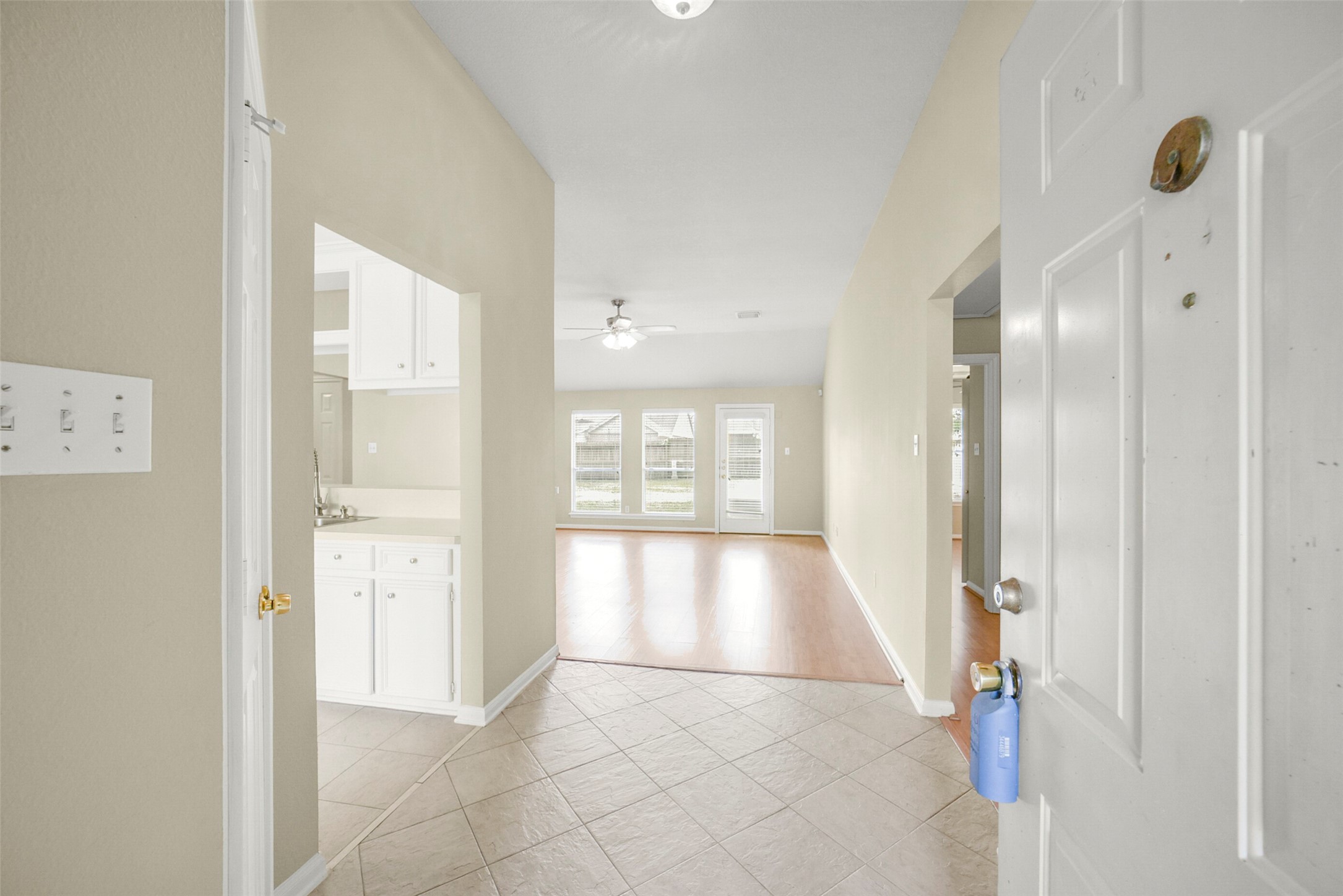 1748 Hazelwood Street Conroe, TX 77301 - Photo 5 of 33