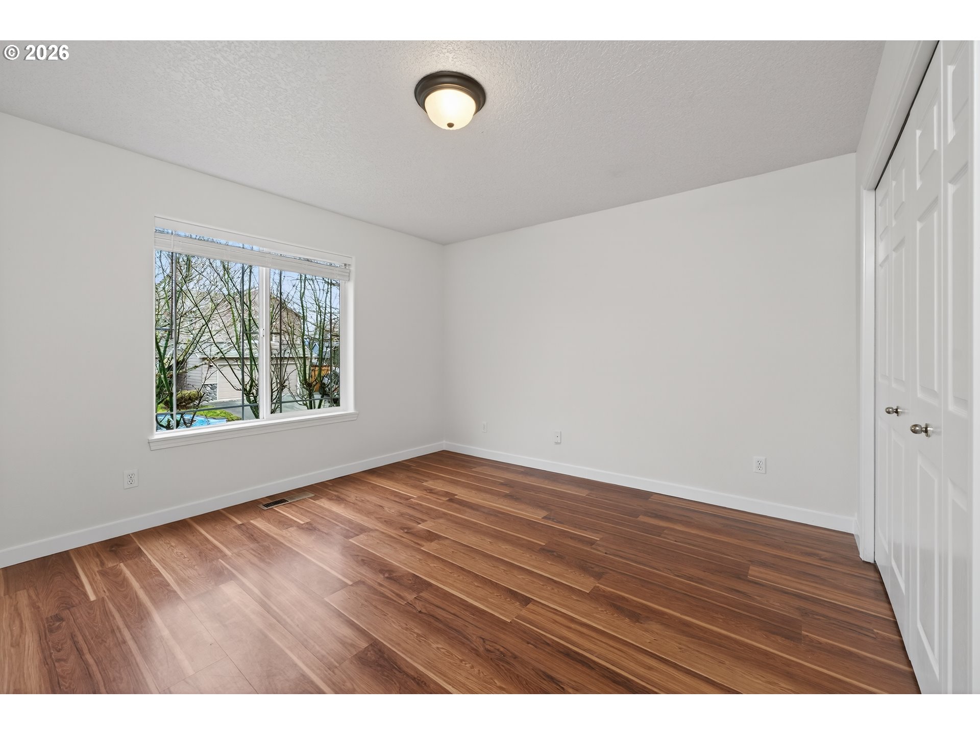 20510 Northeast Shore View Drive Fairview, OR 97024 - Photo 11 of 43 Primary Bedroom
