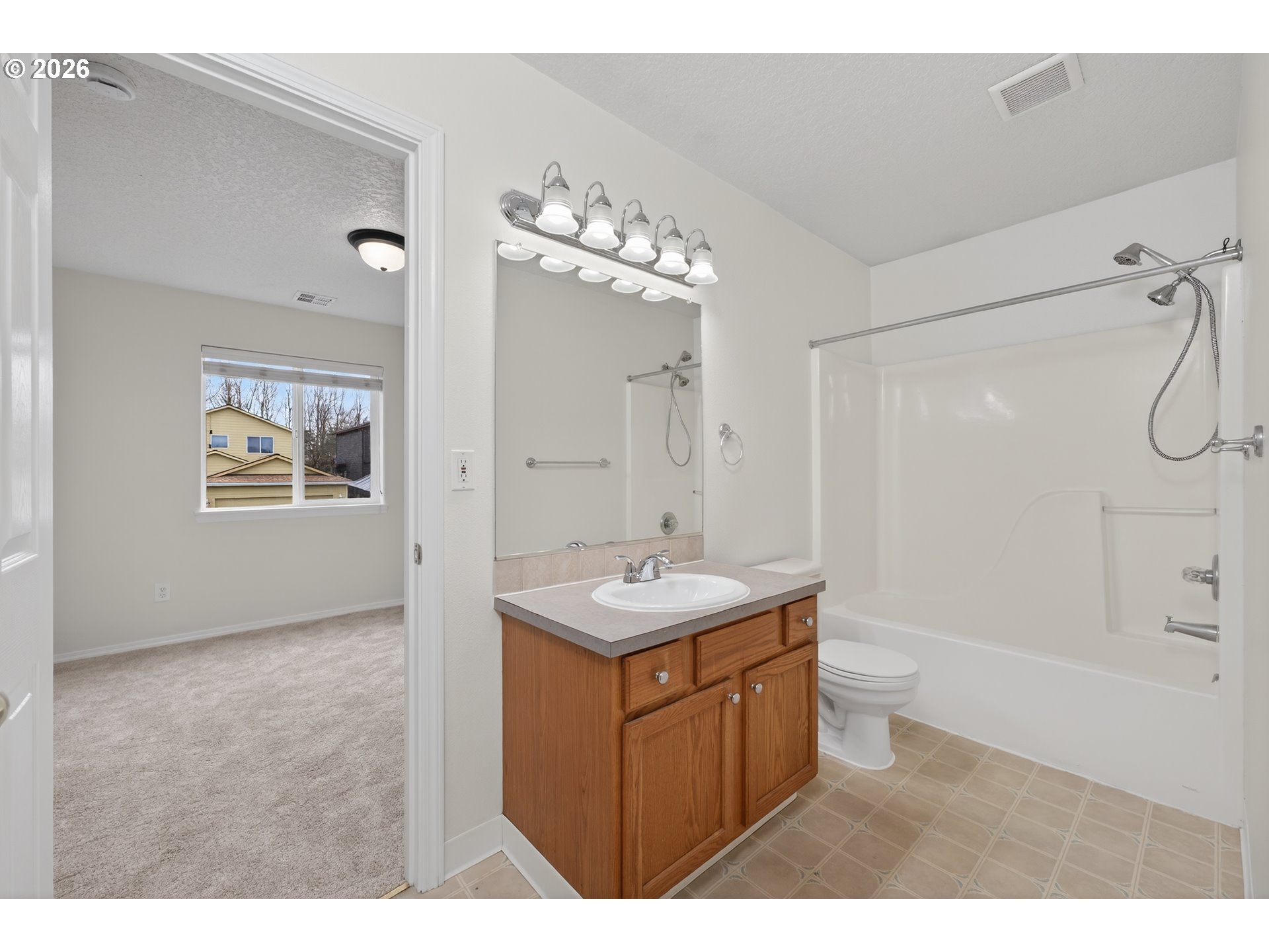 20510 Northeast Shore View Drive Fairview, OR 97024 - Photo 33 of 43 Bathroom