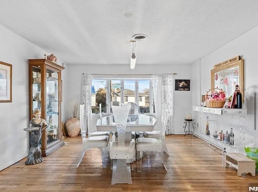 40 Valley Court Secaucus, NJ 07094 - Photo 3 of 9