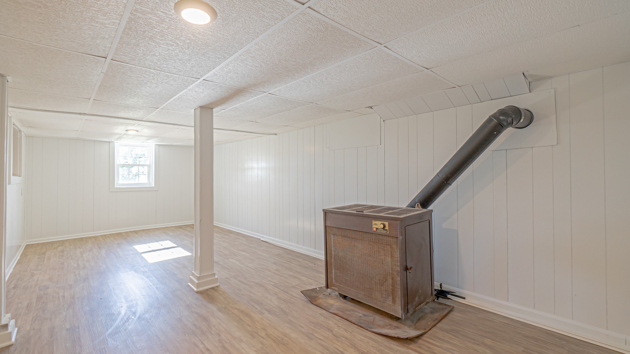 299 Piper Road Portland, TN 37148 - Photo 34 of 34 an entryway and livingroom with furniture