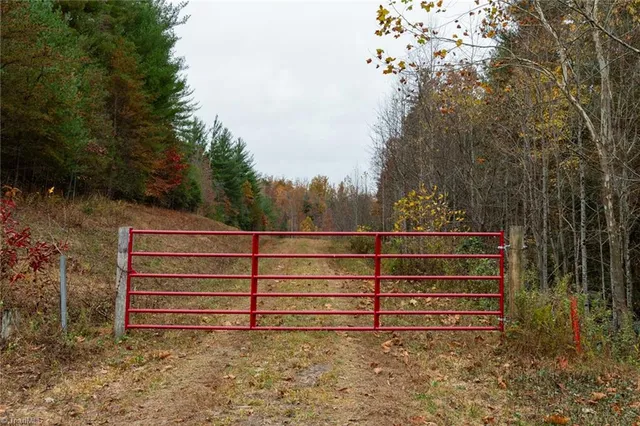 $933,225 | 421 Ferguson Nc 28624, Ferguson, NC 28624