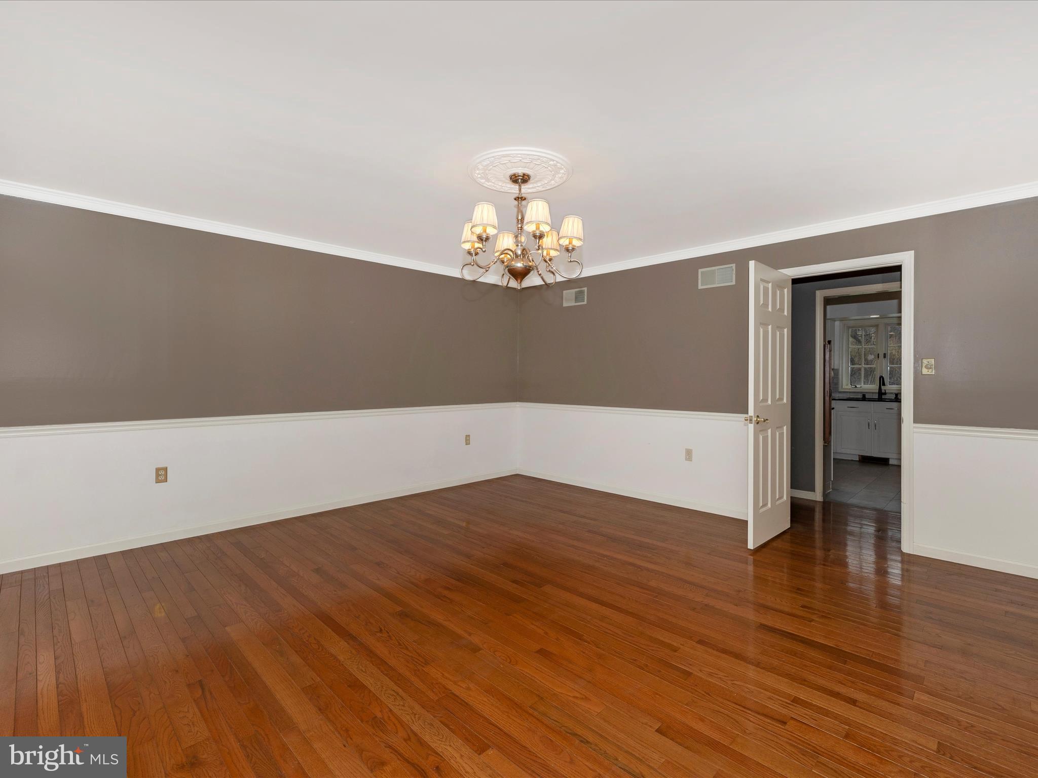 5710 Ridge Road Cascade, MD 21719 - Photo 11 of 54 EK_02886