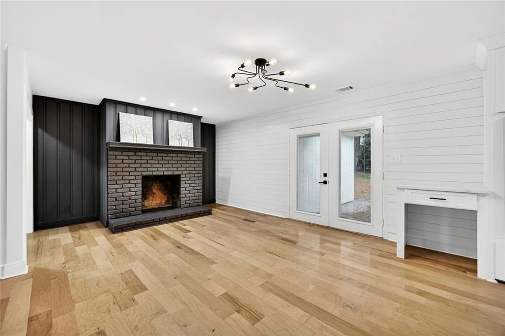 3365 Ardley Road Southwest Atlanta, GA 30311 - Photo 11 of 34 a view of livingroom with fireplace