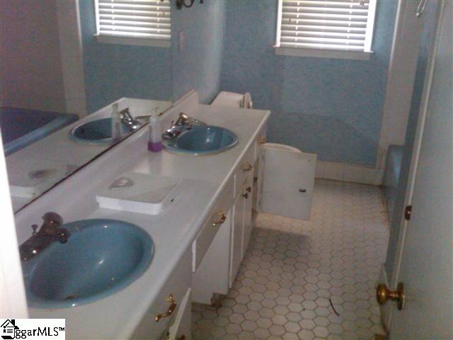 21 Wolseley Road Greenville, SC 29615 - Photo 6 of 9 Gallery Image 6