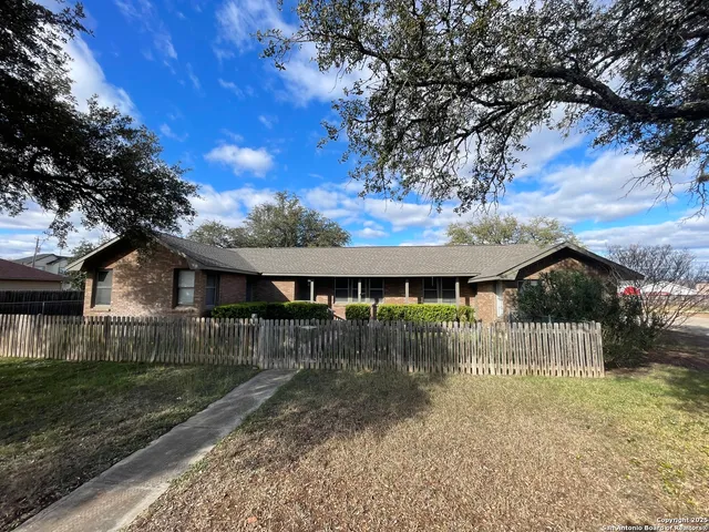 $248,000 | 506 30th Street, Hondo, TX 78861
