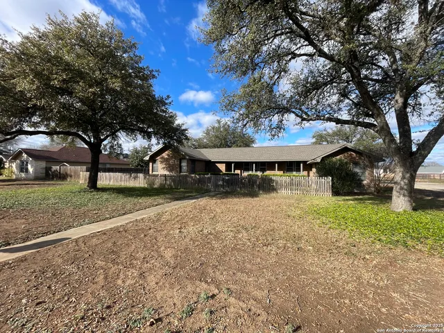 $248,000 | 506 30th Street, Hondo, TX 78861
