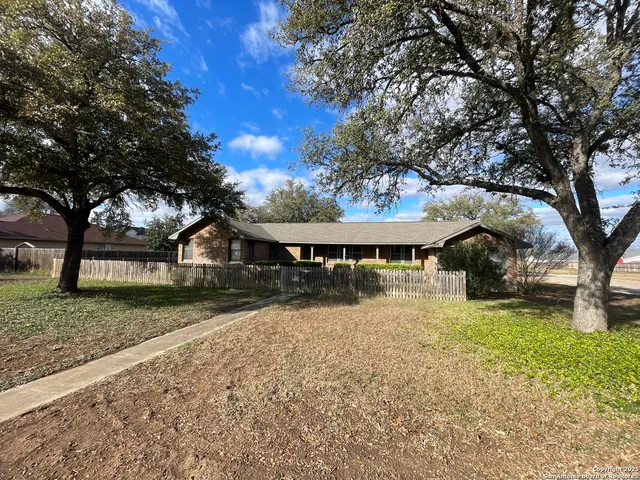 $248,000 | 506 30th Street, Hondo, TX 78861