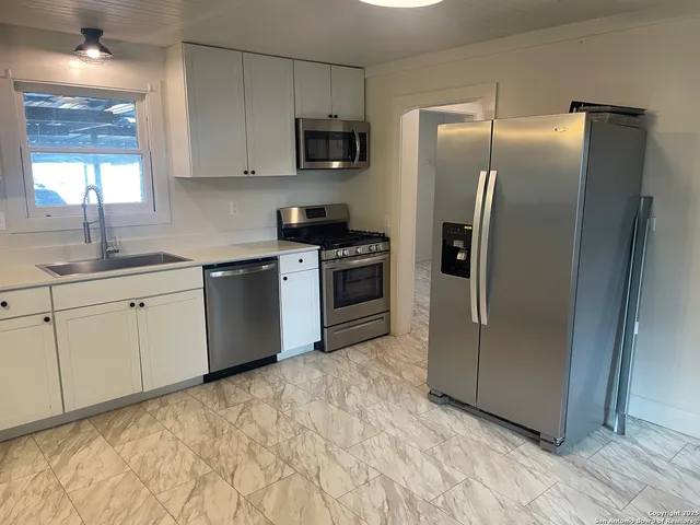 $248,000 | 506 30th Street, Hondo, TX 78861