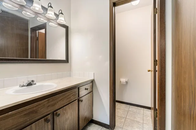 $109,900 | 2011 East 122nd Street, Unit D24, Burnsville, MN 55337