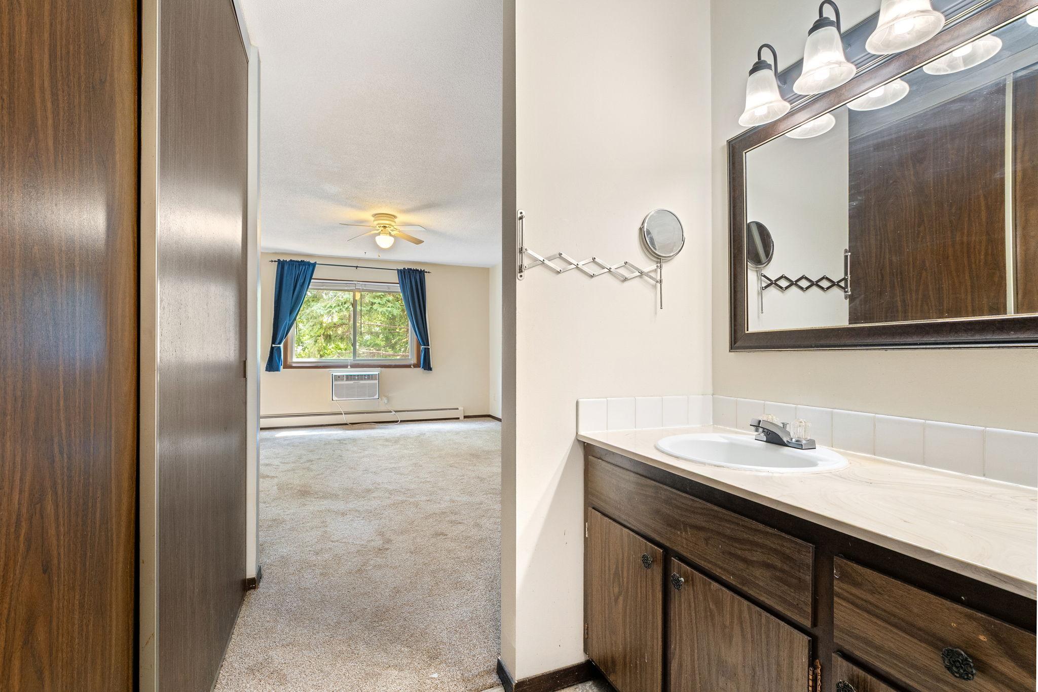 2011 East 122nd Street, Unit D24 Burnsville, MN 55337 - Photo 12 of 29